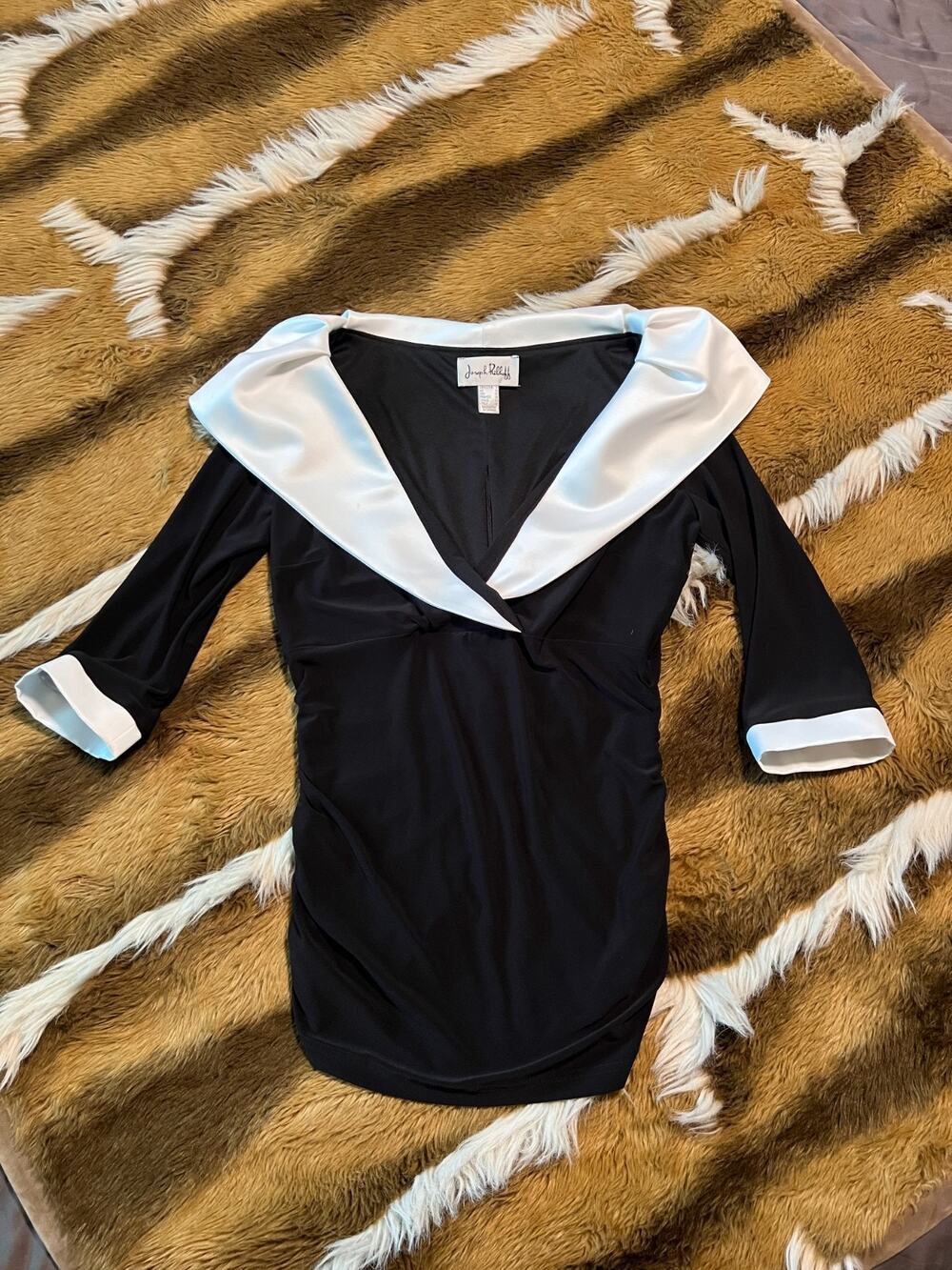 Joseph Ribkoff Black White Satin Collar Blouse Top Size 6 US 38 FR Ruched